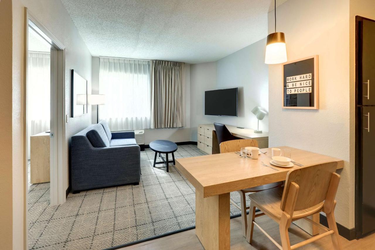 Sonesta Simply Suites Miami Airport Doral Zewnętrze zdjęcie